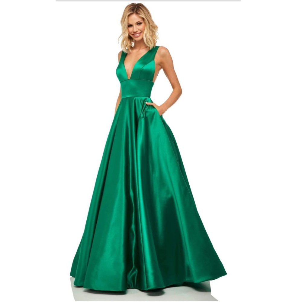 Sherri Hill Deep V neck A Line Dress